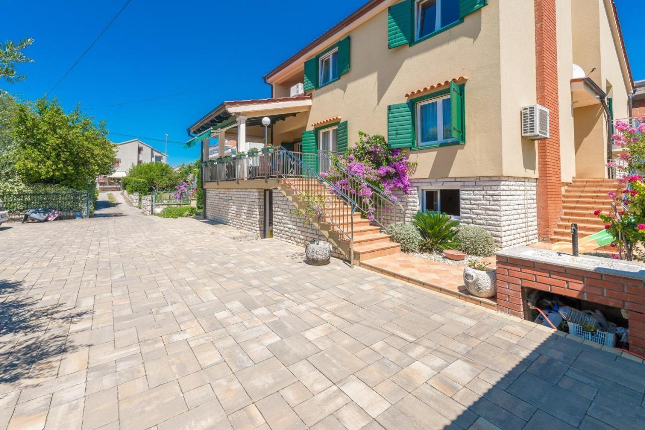 Villa Lux Nina With Six Bedrooms, Private Pool, Sauna Zara Esterno foto
