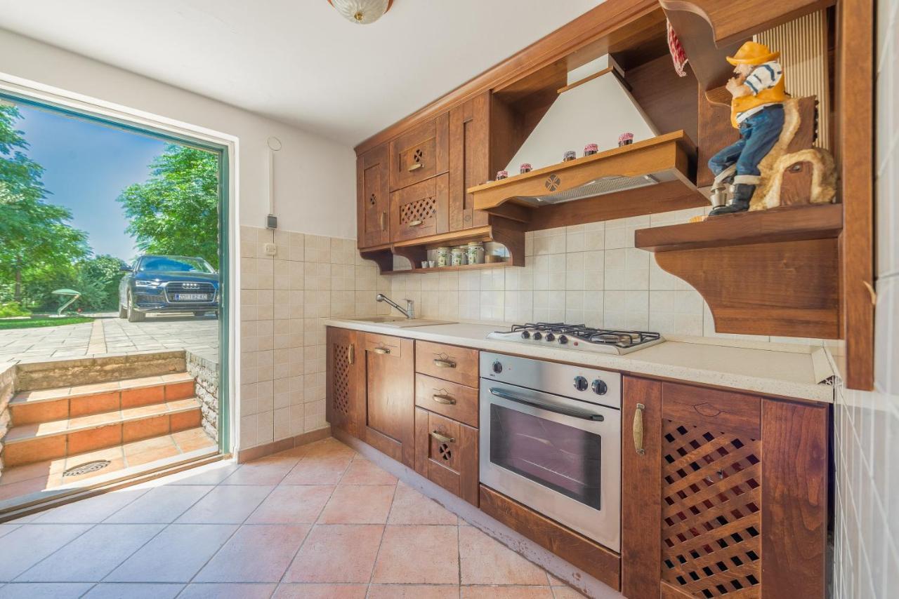 Villa Lux Nina With Six Bedrooms, Private Pool, Sauna Zara Esterno foto
