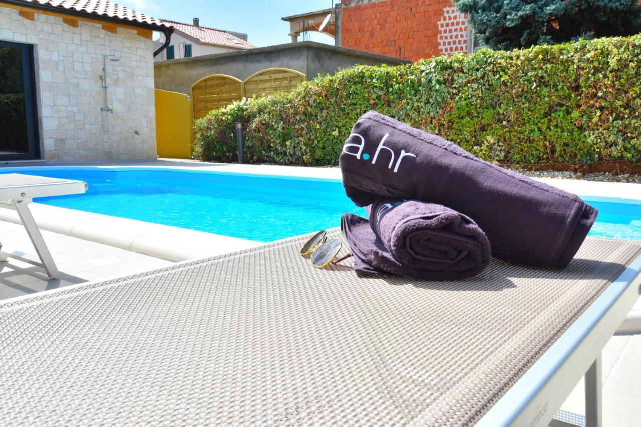 Villa Lux Nina With Six Bedrooms, Private Pool, Sauna Zara Esterno foto