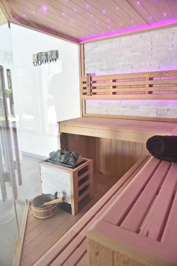 Villa Lux Nina With Six Bedrooms, Private Pool, Sauna Zara Esterno foto