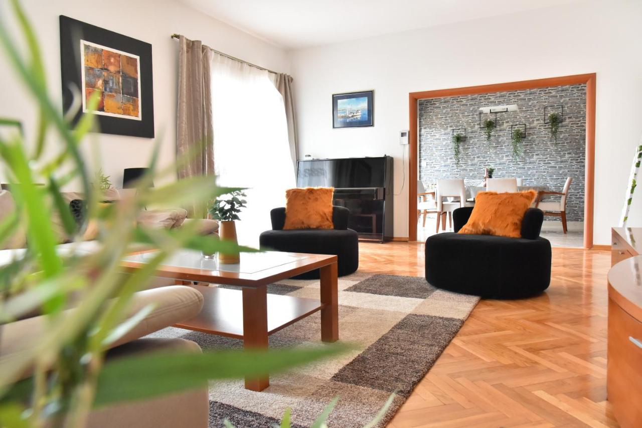 Villa Lux Nina With Six Bedrooms, Private Pool, Sauna Zara Esterno foto
