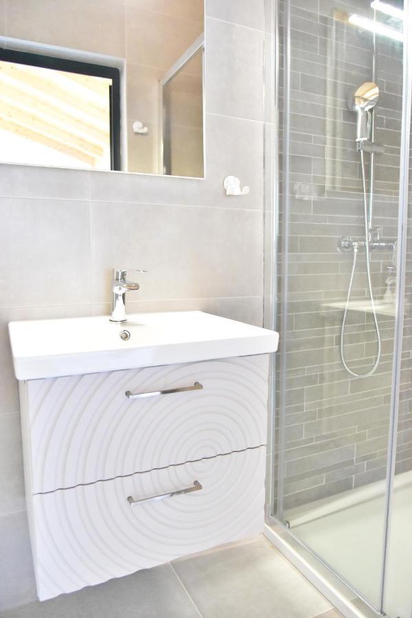 Villa Lux Nina With Six Bedrooms, Private Pool, Sauna Zara Esterno foto