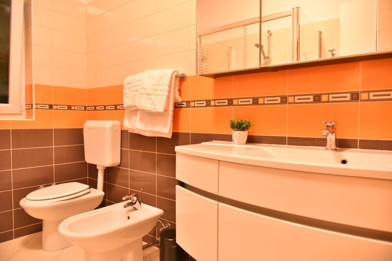 Villa Lux Nina With Six Bedrooms, Private Pool, Sauna Zara Esterno foto